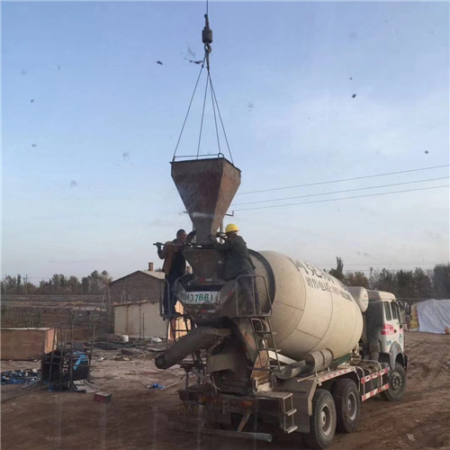 武陵源区“精准瞄准”—— 吊车的 “定位导航” 技术